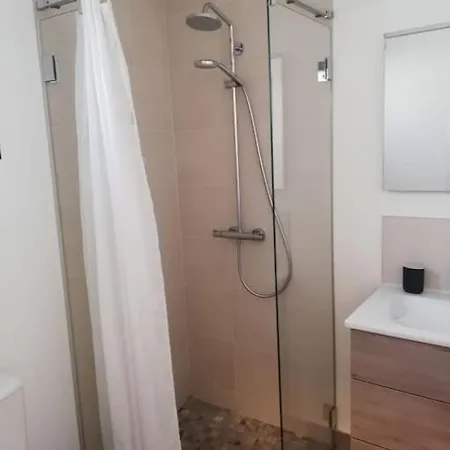 Apartamento Confortable Dans Villa, Terrasse, Clim *