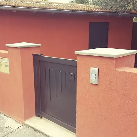 Confortable Dans Villa, Terrasse, Clim Lägenhet *