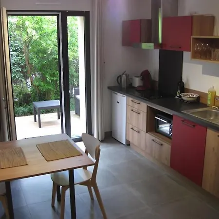 Confortable Dans Villa, Terrasse, Clim Lägenhet *